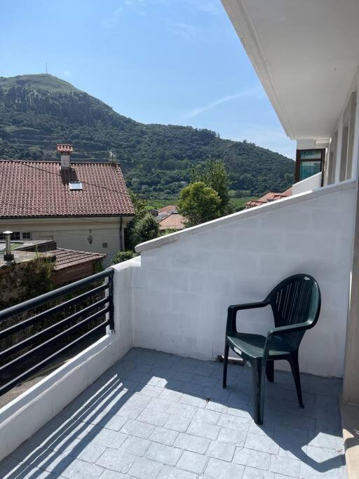 Bajo Con Terraza Ason River Limpias Exterior photo